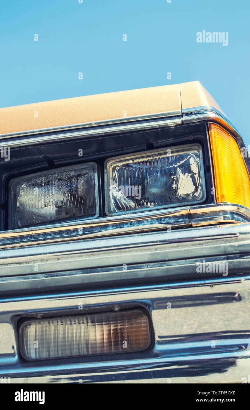 Dettaglio faro di un'auto d'epoca americana Foto Stock