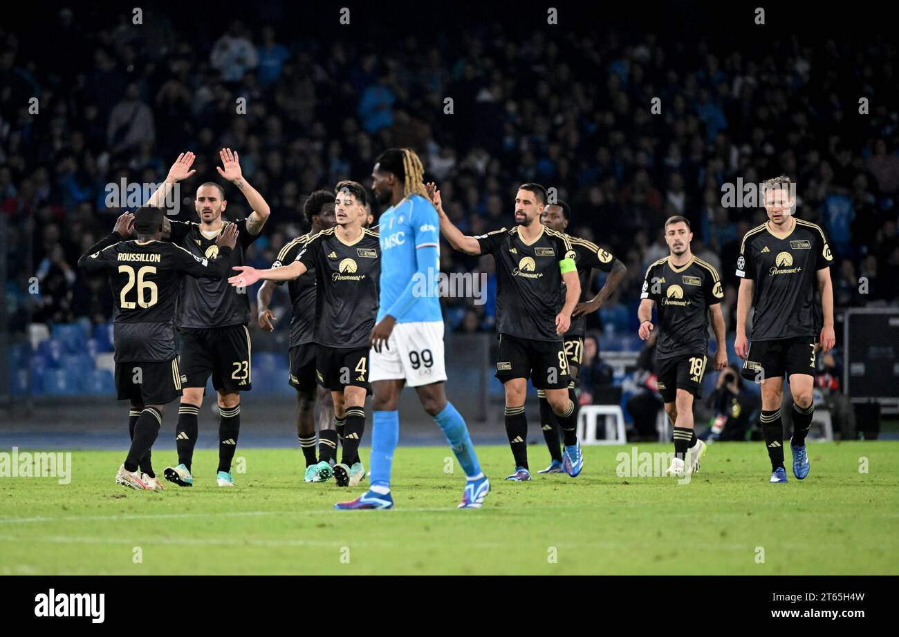 Neapel, Italia. 8 novembre 2023. Calcio: UEFA Champions League, SSC Napoli - 1. FC Union Berlin allo Stadio Diego Armando Maradona di Napoli. I giocatori del sindacato festeggiano il sorteggio del 1-1. Crediti: Matthias Koch/dpa/Alamy Live News Foto Stock