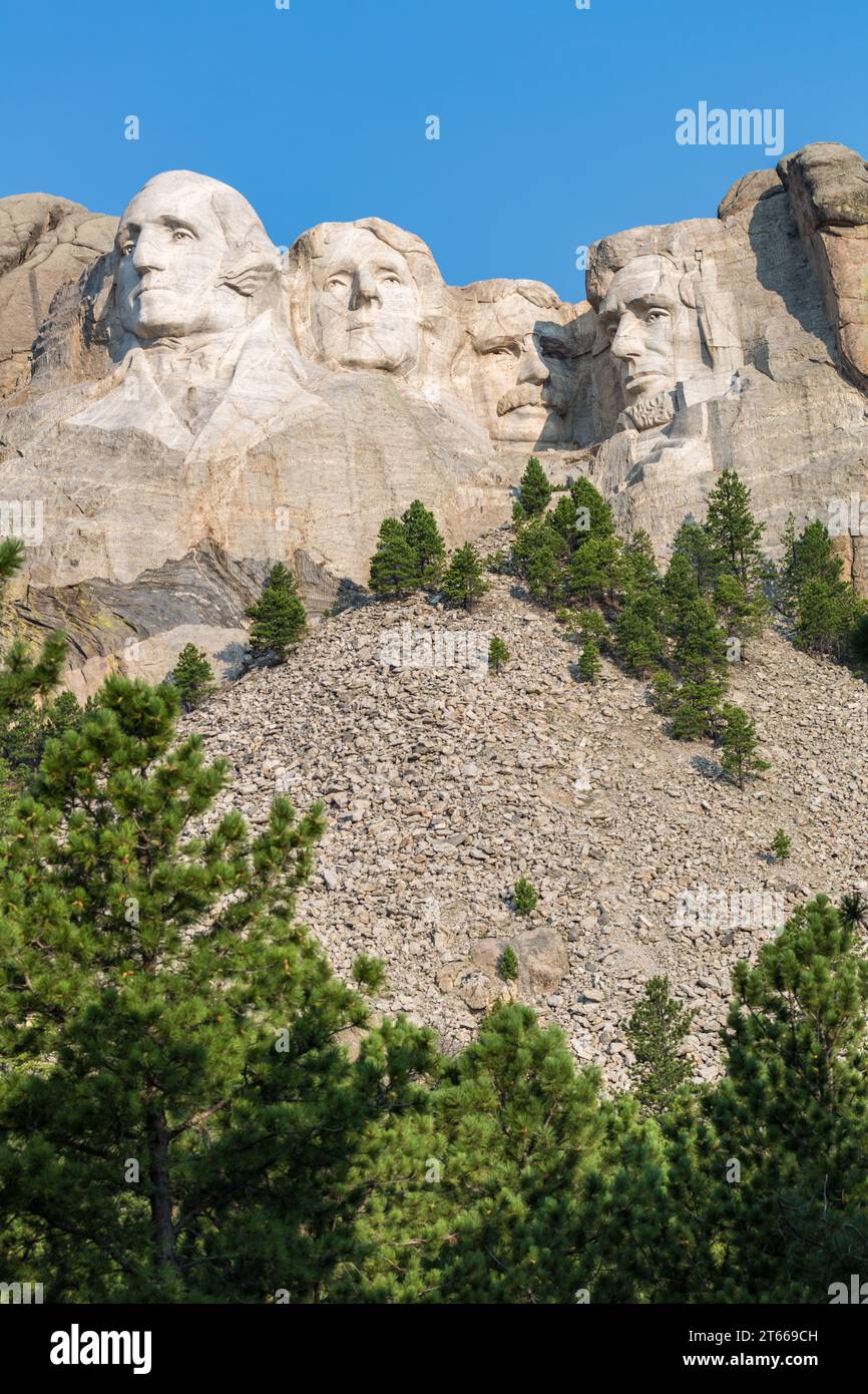 Busti di granito scolpiti di George Washington, Thomas Jefferson, Theodore Teddy Roosevelt e Abraham Lincoln al Mount Rushmore National Monument Foto Stock