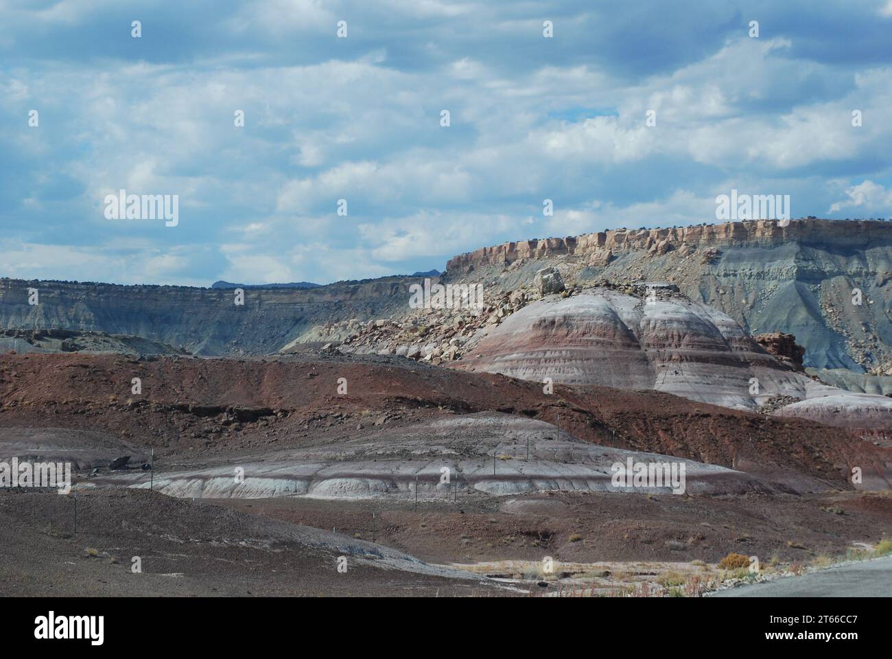 Le pagine di storia antica sono scritte nelle scogliere e nei canyon dello Utah centro-meridionale, dove la geologia esposta risale all'epoca dei dinosauri. Foto Stock