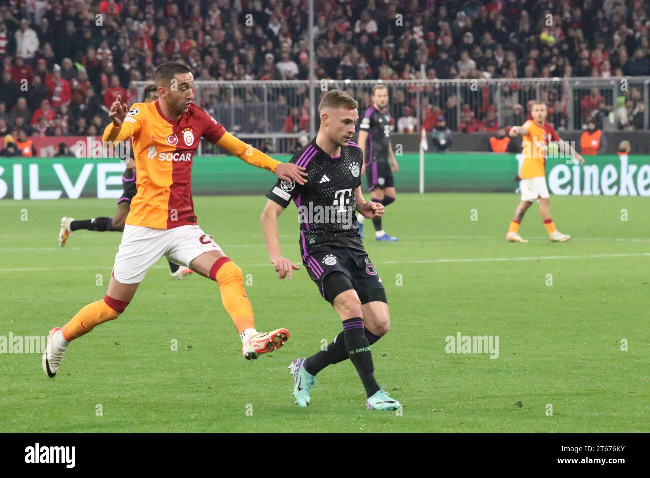 MONACO, Germania. , . Durante la UEFA Champions League Goup Una partita tra il BAYERN Muenchen e IL GALATASARAY A.S., all'Allianz Arena, lo Stadio di Monaco l'8 novembre. A Muenchen (foto di Arthur THILL/ATP Images) (THILL Arthur/ATP/SPP) credito: SPP Sport Press Photo. /Alamy Live News Foto Stock