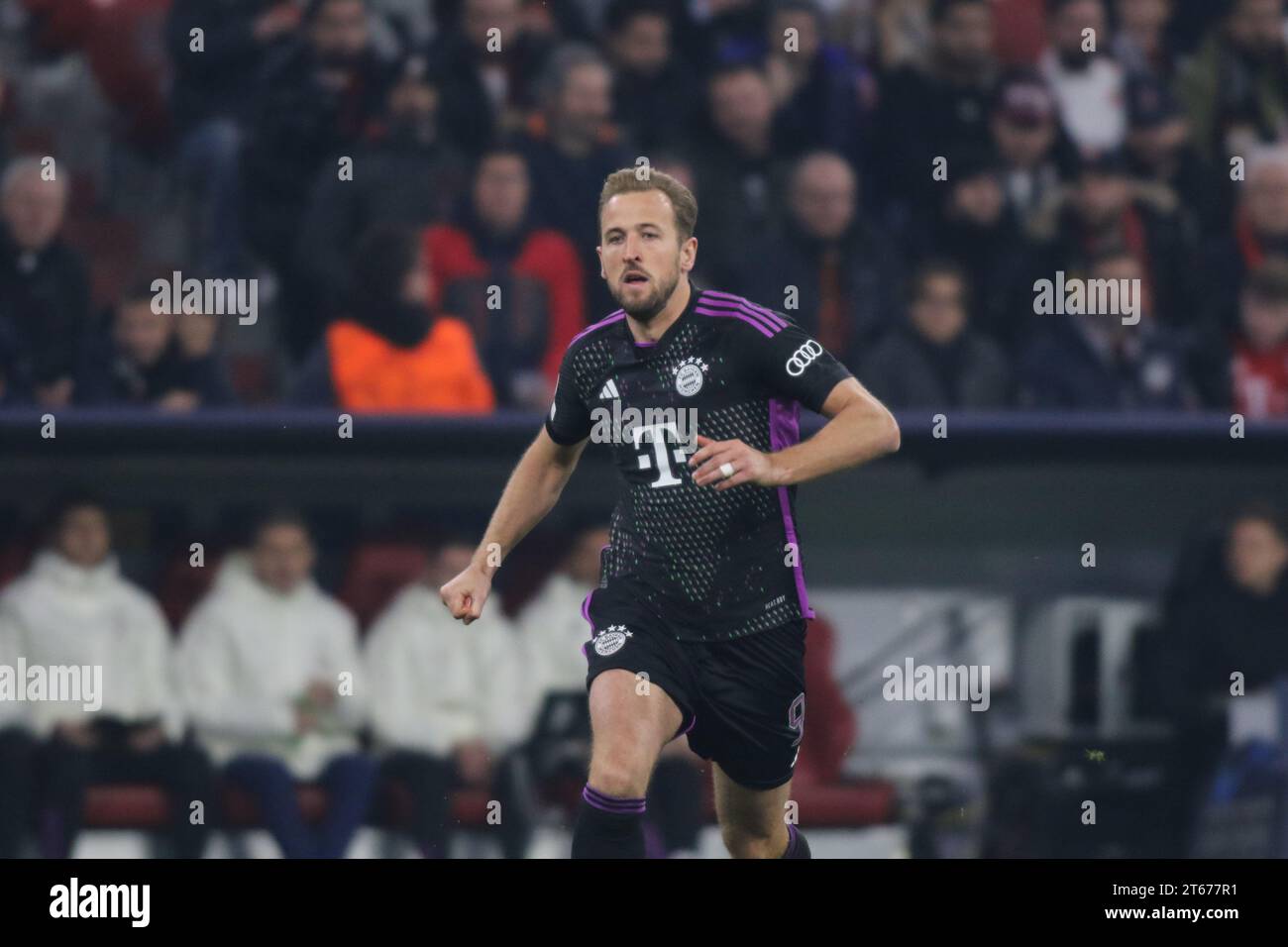 MONACO, Germania. , . Harry KANE durante la UEFA Champions League Goup Una partita tra FC BAYERN Muenchen e GALATASARAY A.S., all'Allianz Arena, lo stadio di Monaco l'8 novembre. A Muenchen (foto di Arthur THILL/ATP Images) (THILL Arthur/ATP/SPP) credito: SPP Sport Press Photo. /Alamy Live News Foto Stock