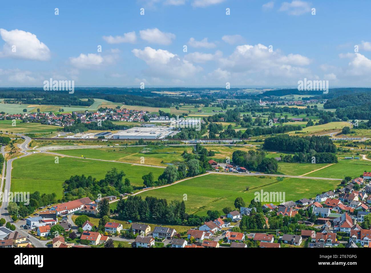 La regione intorno a Zusmarshausen nella valle dello Zusam vicino ad Augusta dall'alto Foto Stock