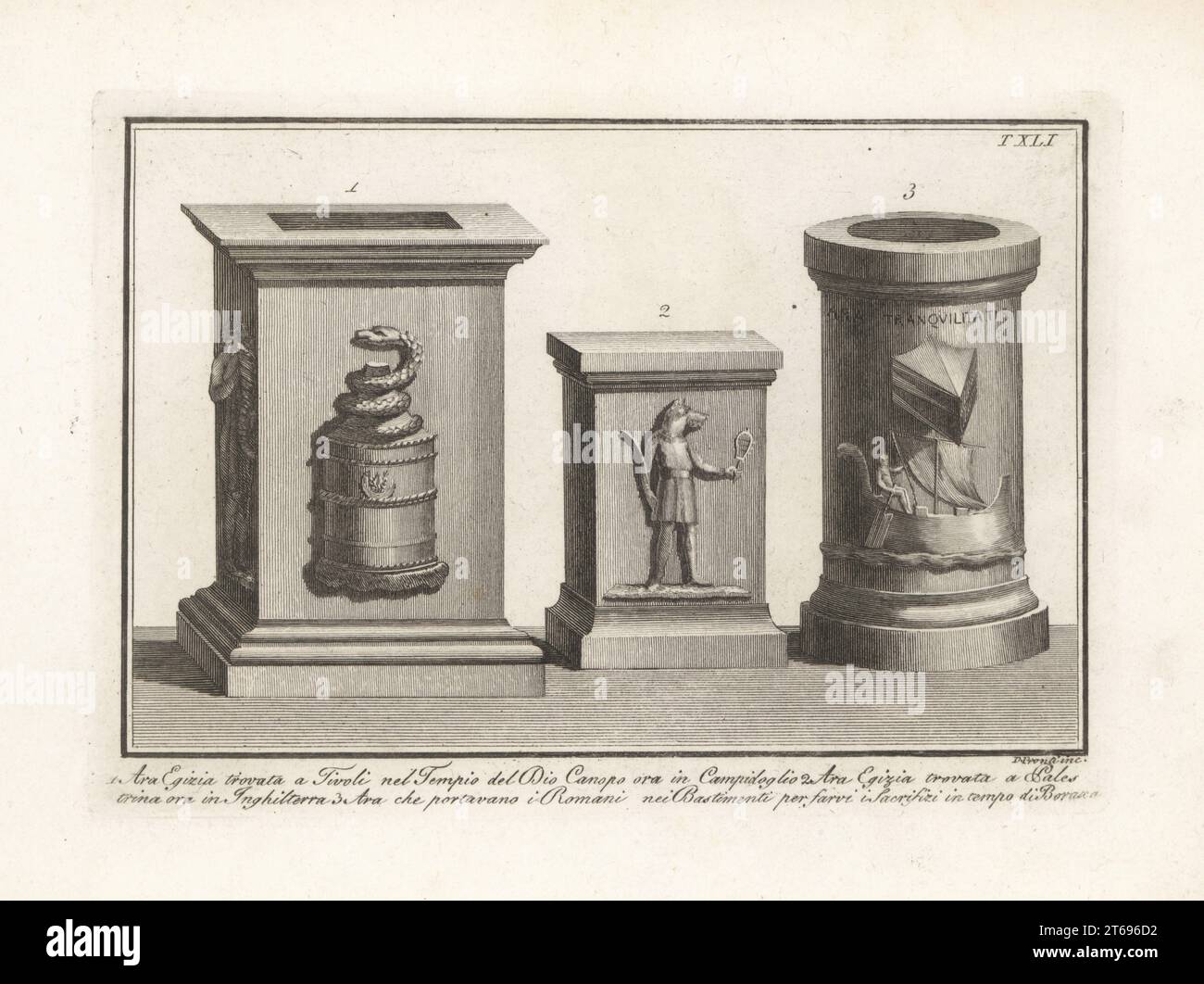 Altare egiziano con serpente trovato a Tivoli nel Tempio di Canopo ora nel Campidoglio 1, altare egiziano con dio a testa di cane Anubis che tiene un sistrum trovato in Palestrina 2, e altare nave romana o ara tranquillilitatis portato su vasi per sacrifici durante le tempeste 3. Incisione in copperplate di Domenico Pronti dalla sua nuova Collezione raffigurante costumi religiosi, civili e militari degli antichi Egizi, Etruschi, Greci e Romani, Nuova Raccolta Rappresentante i Costumi Religiosi Civili e Militari, Roma, 1805. Foto Stock