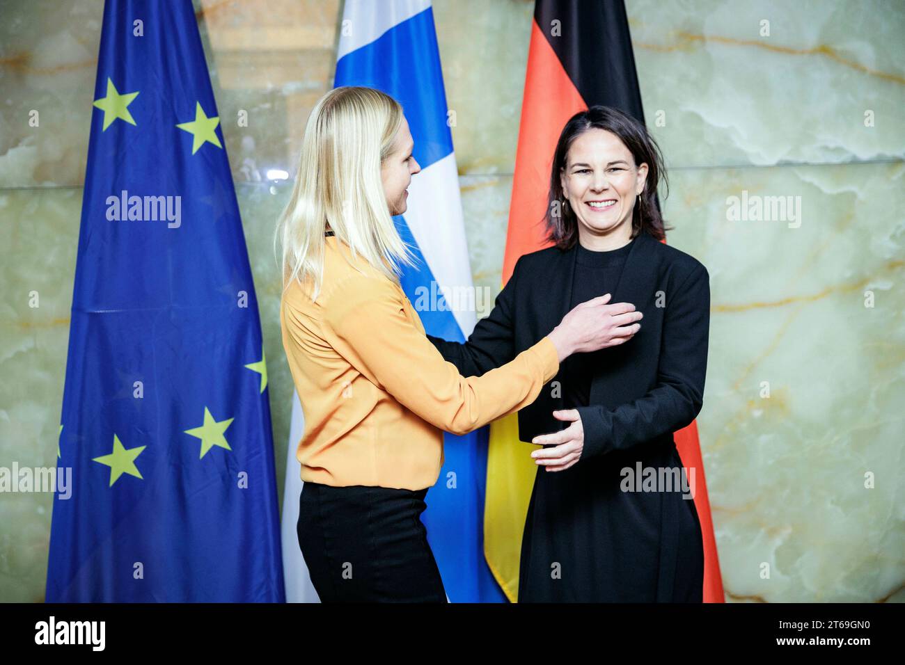 Berlino, Deutschland. 9 novembre 2023. (RL) Annalena Baerbock, Ministro federale degli Esteri, incontra Elina Valtonen, Ministro degli Esteri finlandese, per colloqui bilaterali al Ministero degli Esteri di Berlino, 9 novembre 2023. Credito: dpa/Alamy Live News Foto Stock