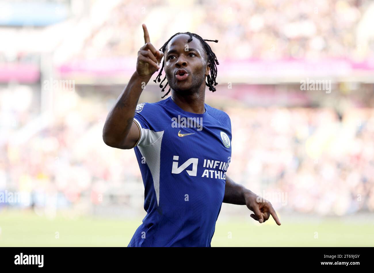 Foto del fascicolo datata 07-10-2023 del Raheem Sterling di Chelsea. L'allenatore inglese Gareth Southgate ha resistito alla tentazione di cambiare la sua ultima squadra in vista della finale di qualificazione a Euro 2024, insistendo sul fatto che la porta rimane aperta per Raheem Sterling, che ha perso gli ultimi cinque campi internazionali da quando ha fatto parte della squadra per la Coppa del mondo in Qatar lo scorso anno. Data di emissione: Giovedì 9 novembre 2023. Foto Stock