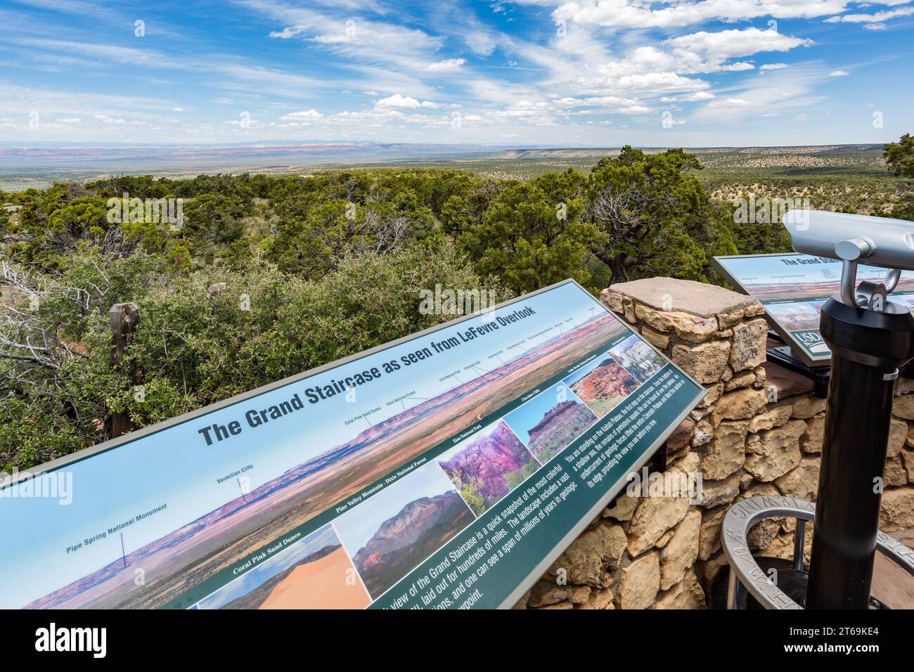 Cartello informativo presso il LeFevre Overlook che mostra gli strati del Grand Staircase Escalante National Monument nel nord dell'Arizona, Stati Uniti Foto Stock