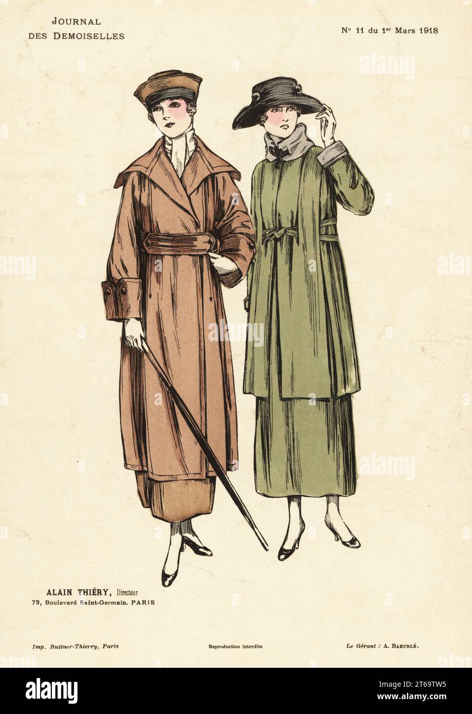 Due donne alla moda che fanno una passeggiata invernale, WWI. Indossano cappelli, camici a cintura larga su abiti coordinati, guanti e un bastone da passeggio. Litografia colorata a mano di Fattorini & Crespin della rivista di moda Alain Thierys Journal des Demoiselles, 79 Boulevard Saint-Germain, Parigi, Francia, 1 marzo, 1918. Foto Stock