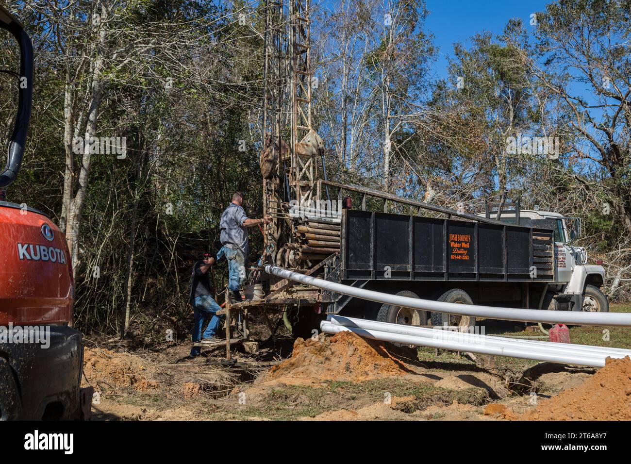 Attività di perforazione di pozzi d'acqua residenziali nella zona rurale di Gulfport, Mississippi, Stati Uniti Foto Stock