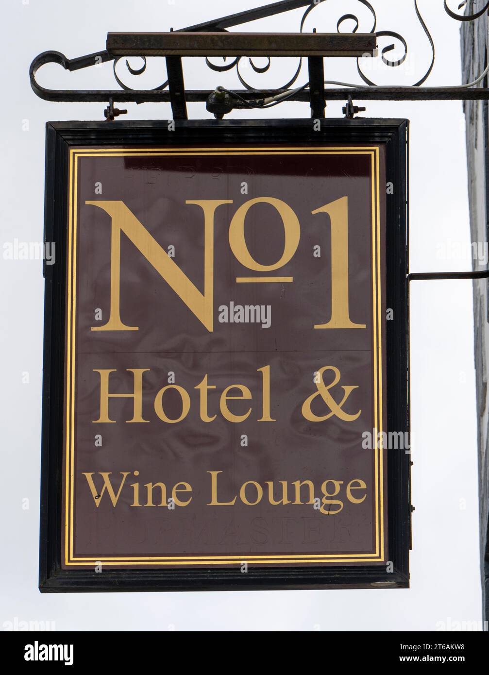 Cartello per No 1 Hotel and Wine Bar, Wooler, Northumberland, Inghilterra, Regno Unito Foto Stock