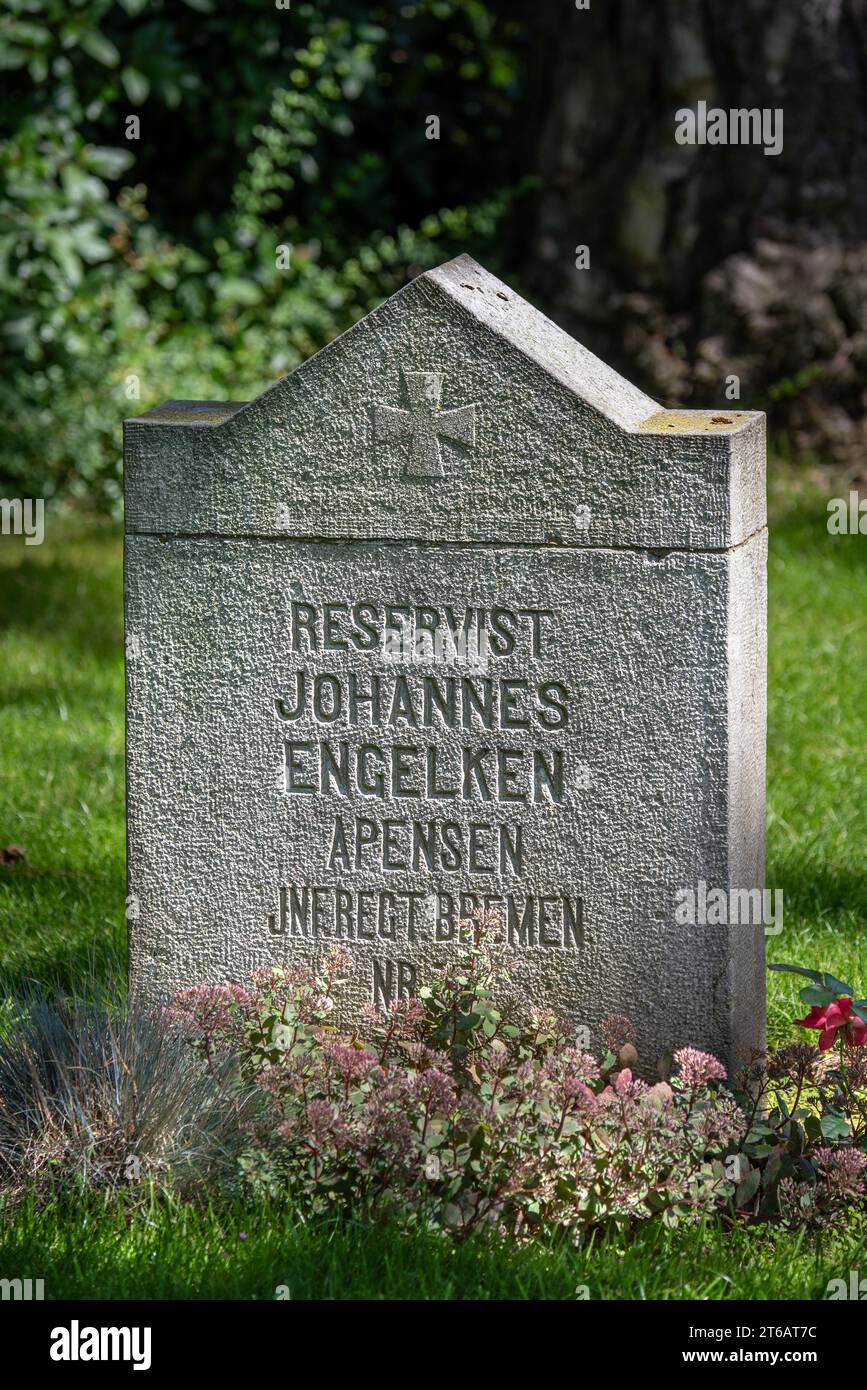 Lapide tedesca della prima Guerra Mondiale al St. Cimitero militare Symphorien, luogo di sepoltura della prima guerra mondiale a Saint-Symphorien vicino a Mons, Hainaut, Belgio Foto Stock