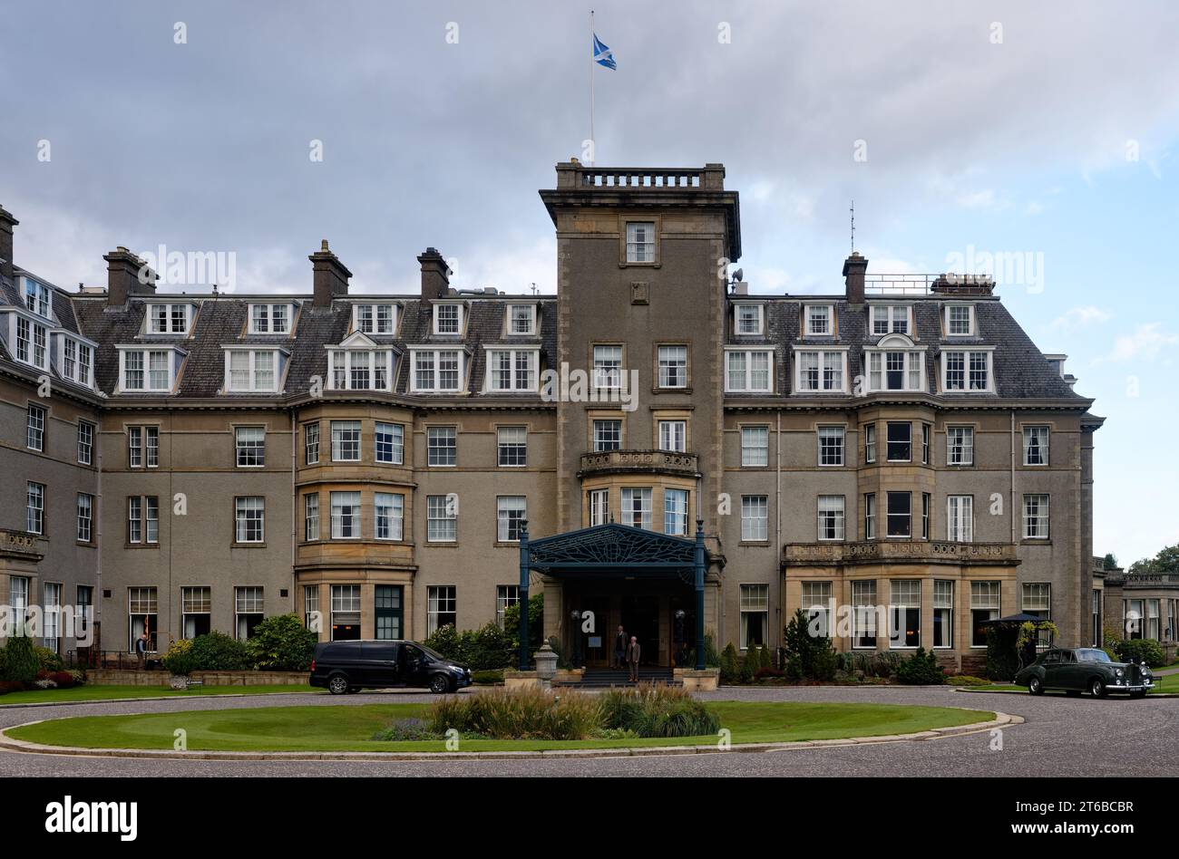 Il famoso hotel di Gleneagles, in Scozia, con una macchina Rolls Royece fuori Foto Stock