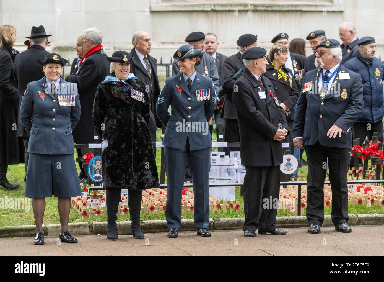 9 novembre 2023. Londra, Regno Unito. I veterani di guerra frequentano il Field of Remembrance all'Abbazia di Westminster. Foto di Ray Tang Foto Stock