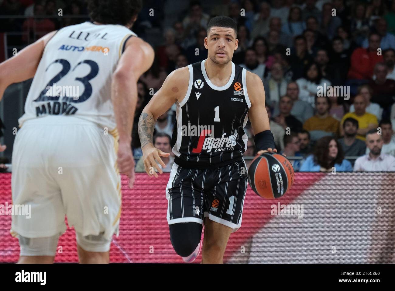 Lundberg Gabriel di Bologna durante la partita Turkish Airlines EuroLeague tra Real Madrid e Virtus Segafredo Bologna al WiZink Center di nove Foto Stock