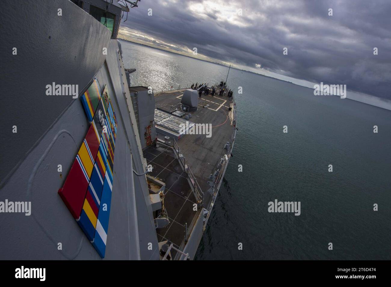 USS Carney (DDG 64) parte dalla stazione navale di Rota, Spagna. (39385186035) Foto Stock