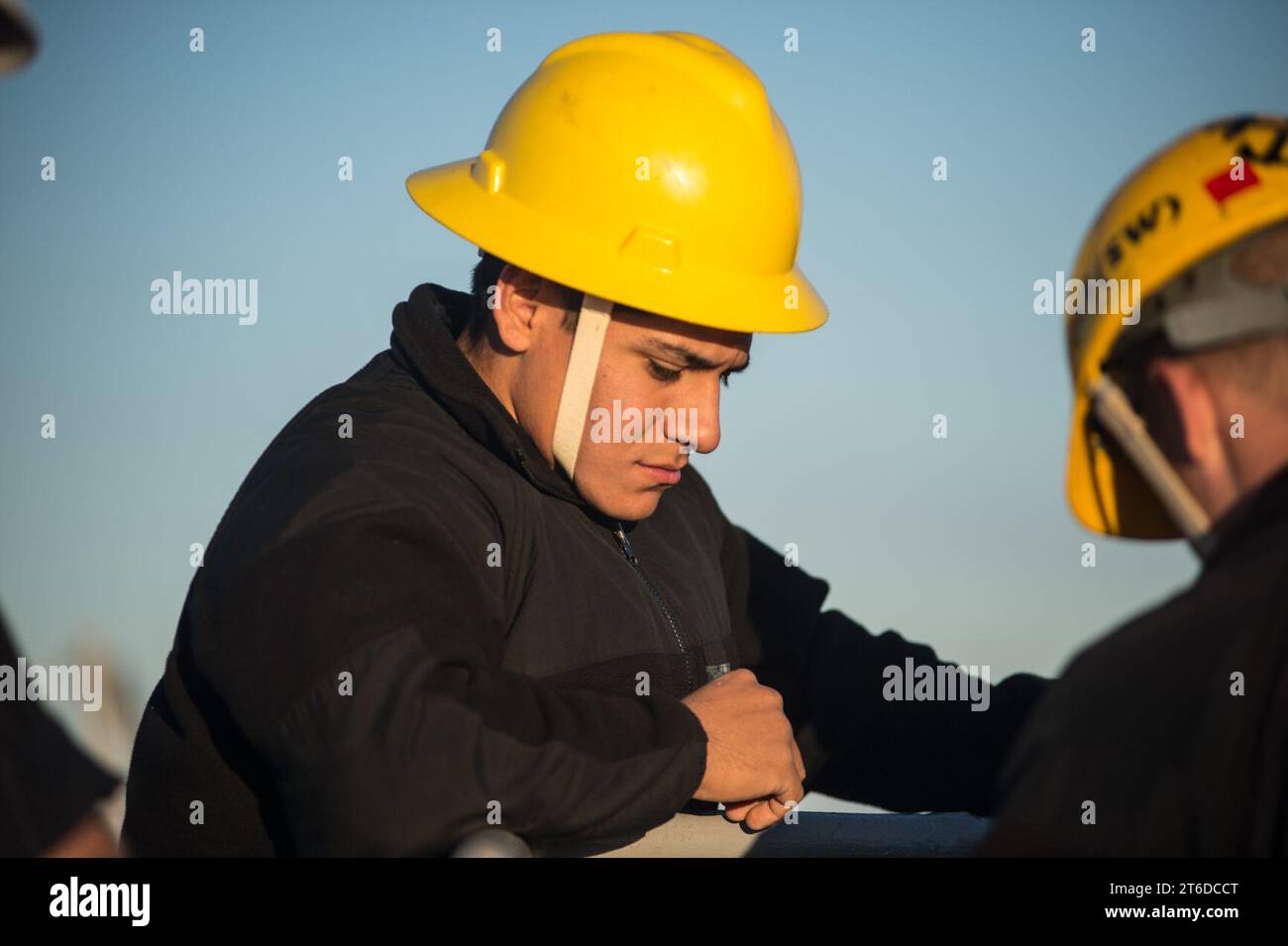 USS Donald Cook operazioni 141220 Foto Stock