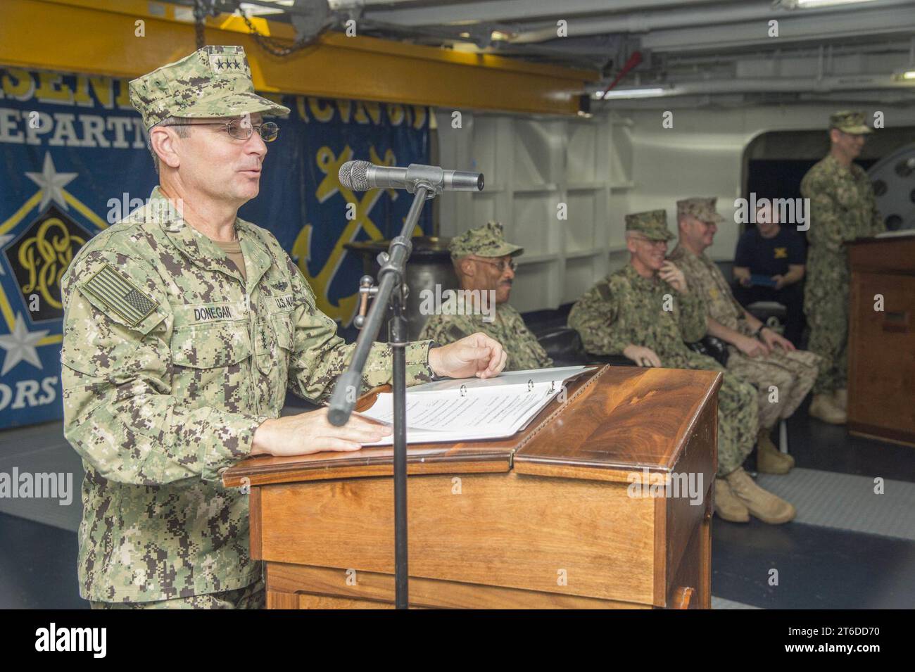 USS Dwight D. Eisenhower Deployment 160914 Foto Stock