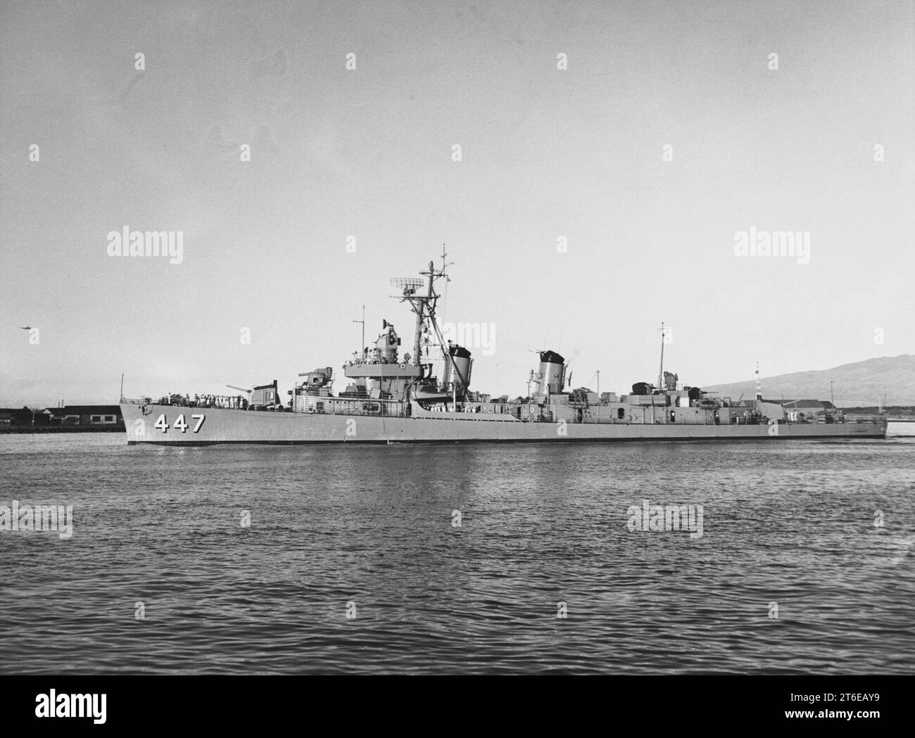 USS Jenkins (DDE-447) a Pearl Harbor, Hawaii (USA), il 14 gennaio 1953 Foto Stock