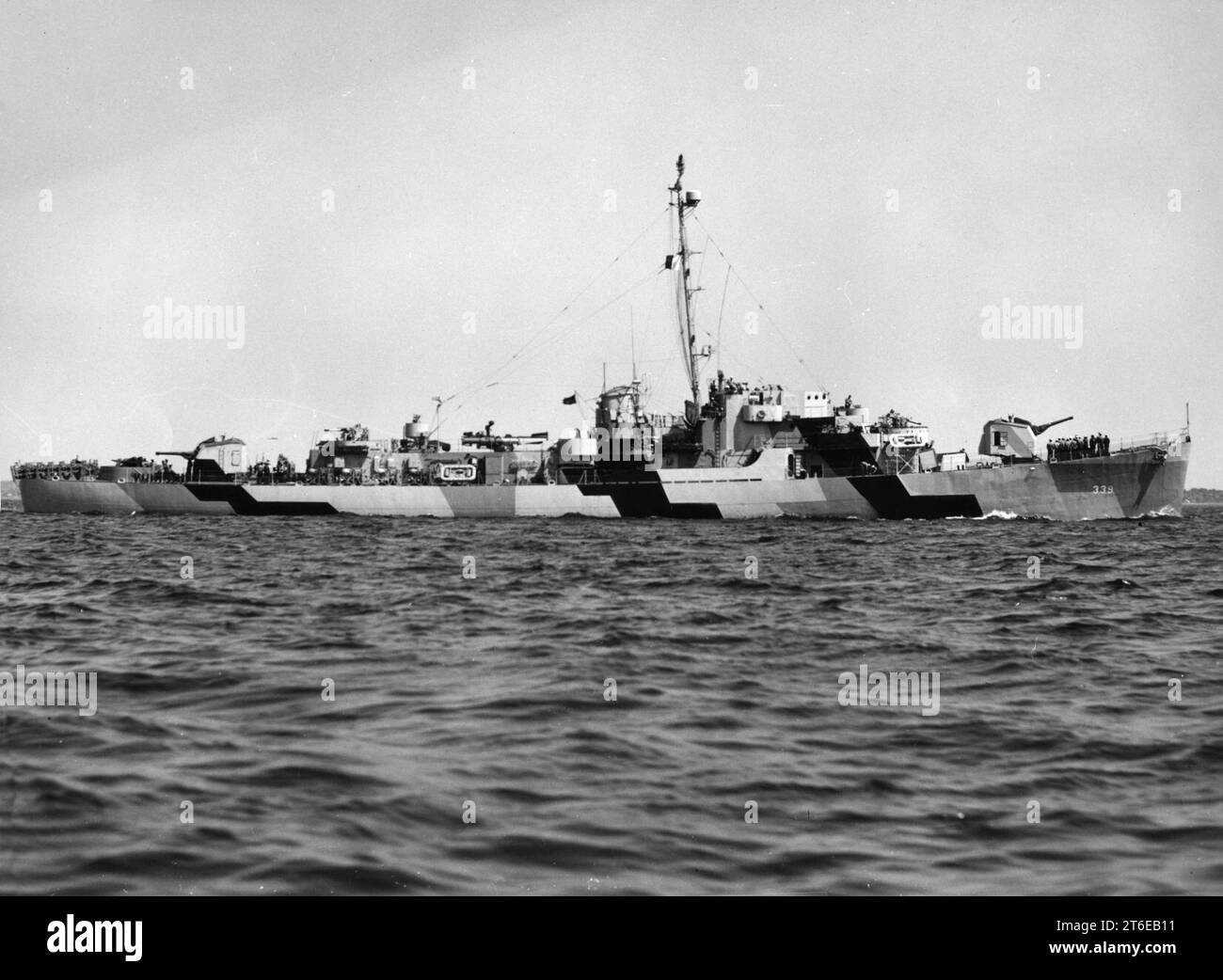 USS John C. Butler (DE-339) in corso al largo di Boston, Massachusetts (USA), il 29 maggio 1944 Foto Stock