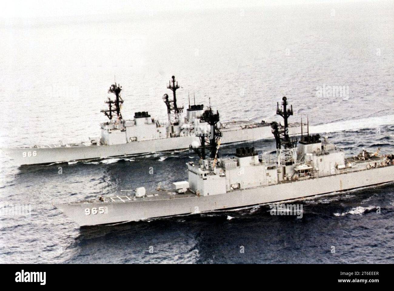 USS Kincaid (DD-965) e USS Hewitt (DD-966) in corso c1978 Foto Stock