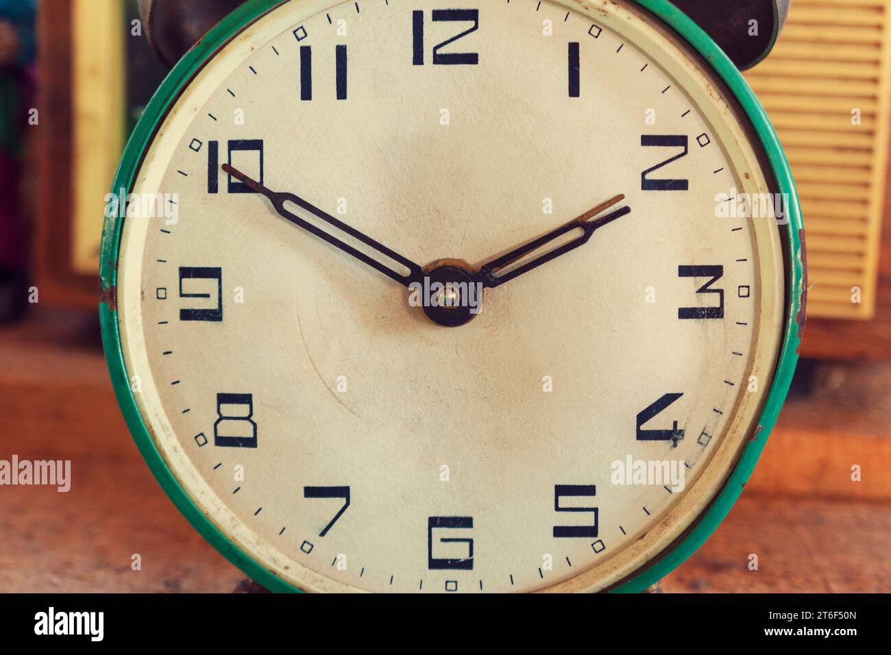 Sveglia Vintage, sveglia retro. concetto di tempo. orologio, orologio, timer, cronometro, ticker. Foto Stock