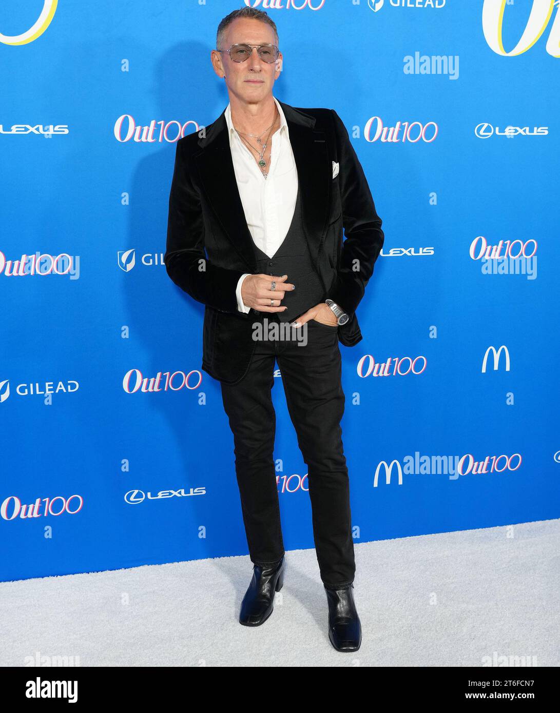 Los Angeles, USA. 9 novembre 2023. Adam Shankman arriva all'OUT100 Party 2023 tenutosi a NeueHouse Hollywood, CALIFORNIA, giovedì 9 novembre 2023. (Foto di Sthanlee B. Mirador/Sipa USA) credito: SIPA USA/Alamy Live News Foto Stock