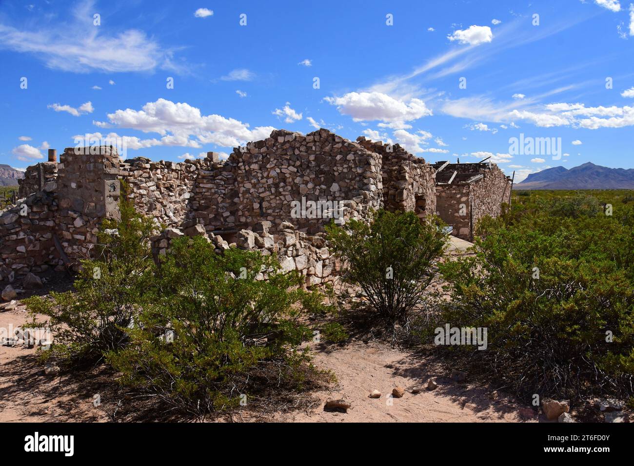 rovine del fienile, bunkhouse e garage presso lo storico ranch mcdonald vicino al sito trinity, new mexico, Foto Stock