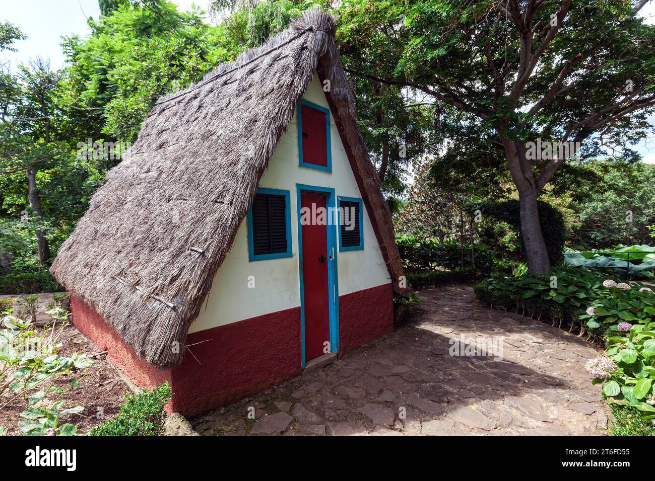Casa de Colmo, tradizionale fattoria con tetto in paglia, giardino botanico a Funchal, Madeira, Portogallo Foto Stock