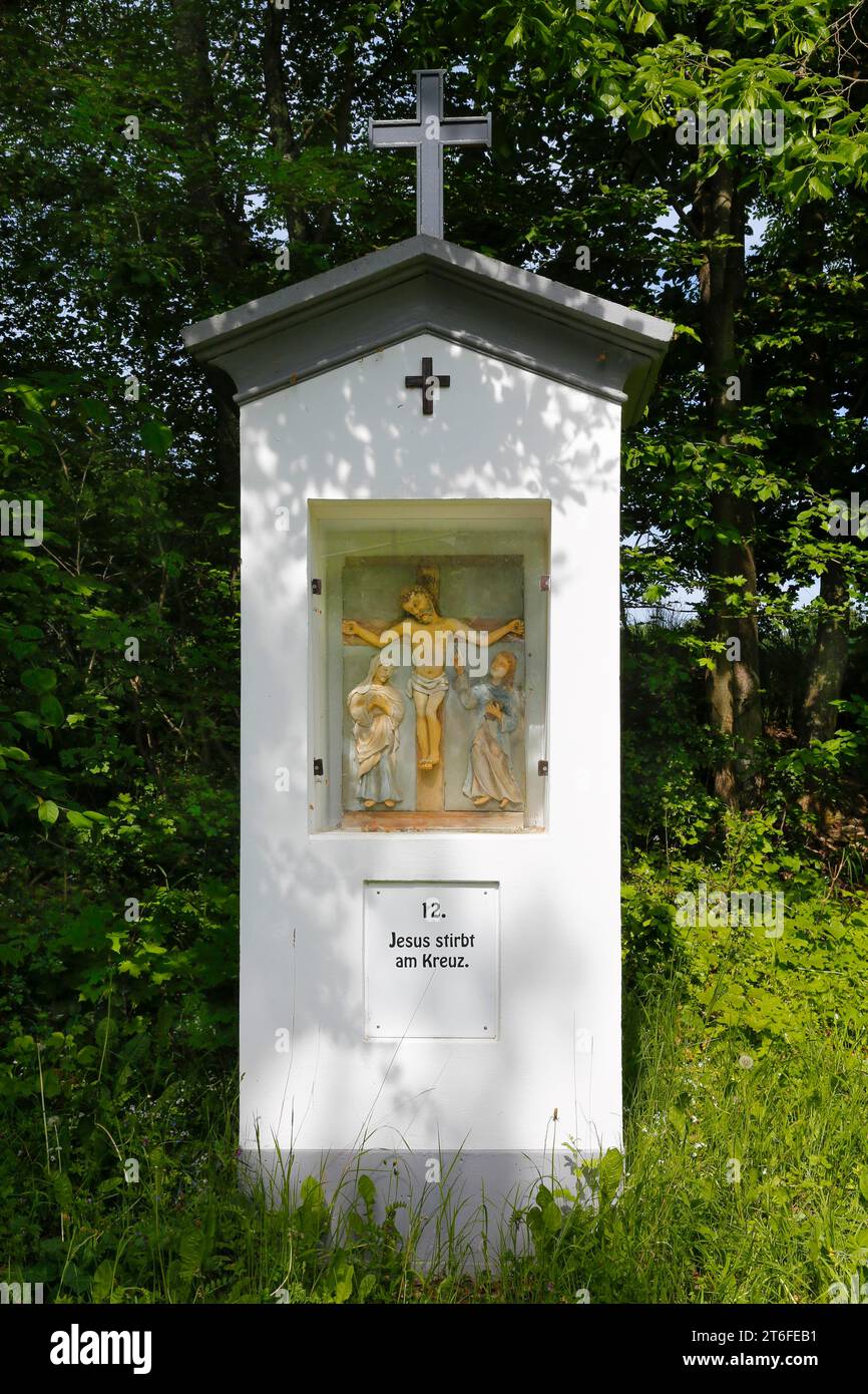 Via Crucis, Gesù muore sulla croce alla Cappella della Croce, XII stazione, Cristo sulla croce, raffigurazione cristiana, Wiesensteig, Filstal Foto Stock