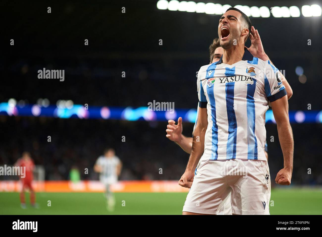 Mikel Merino della Real Sociedad festeggia dopo aver segnato il primo gol della sua squadra durante la partita del gruppo D - UEFA Champions League tra Real Sociedad An Foto Stock