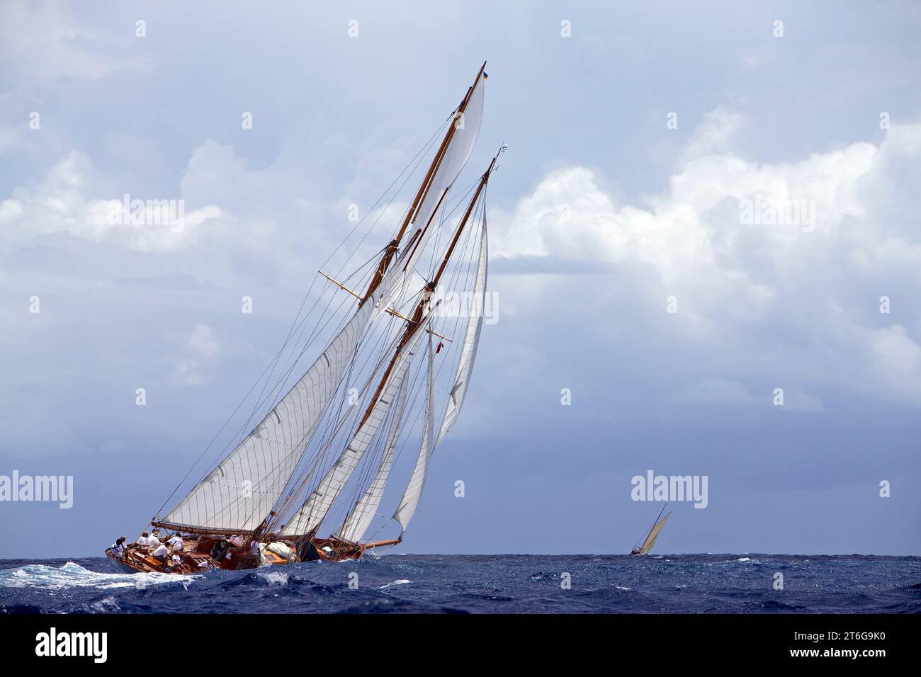 Regate "avventurose" di yacht a vela nell'Antigua Classic Yacht Regatta, Antigua, Indie occidentali britanniche. Foto Stock