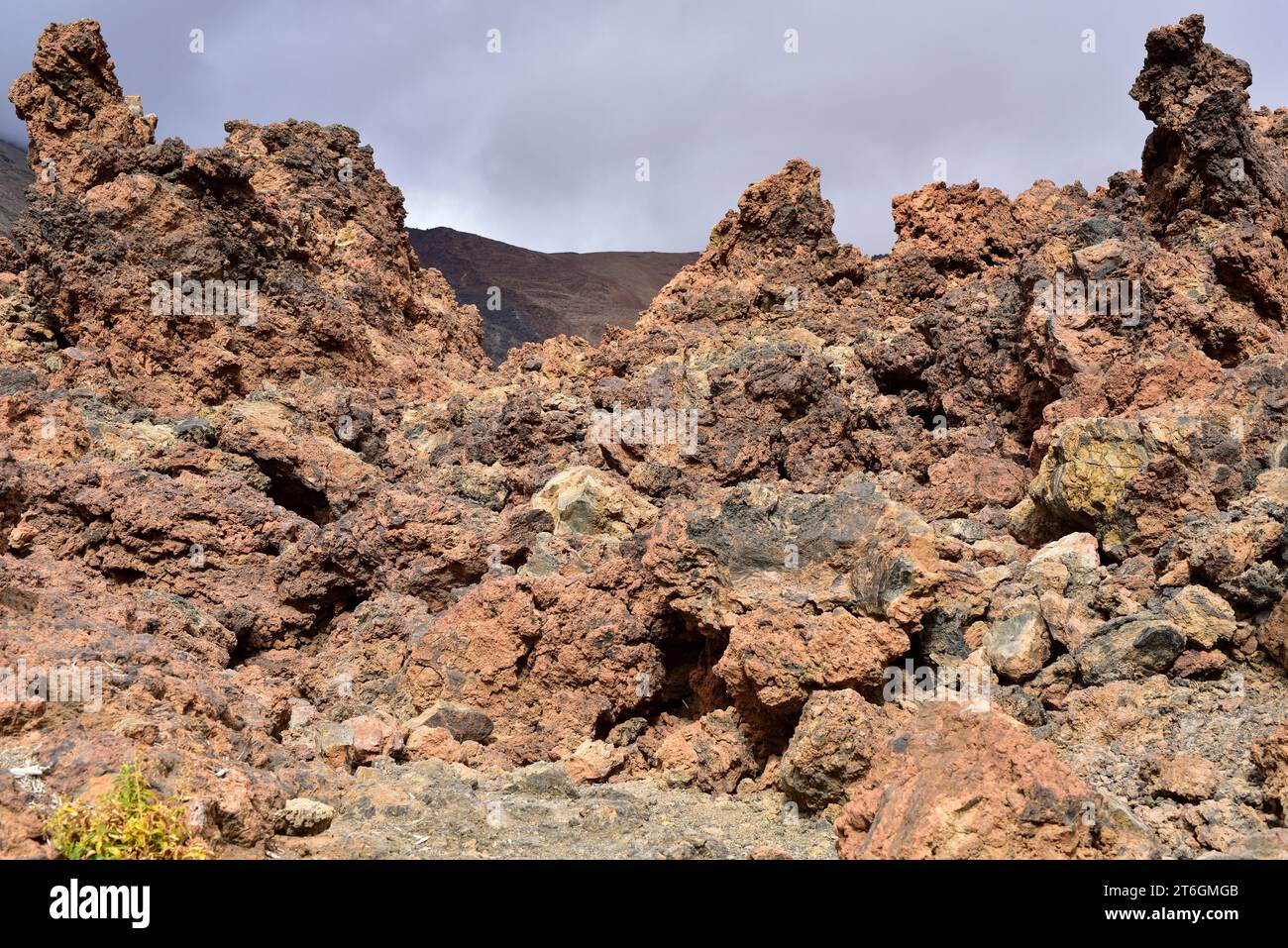 Flusso di lava solidificato tipo aa. Parco nazionale di Cañadas del Teide, Tenerife, Isole Canarie, Spagna. Foto Stock