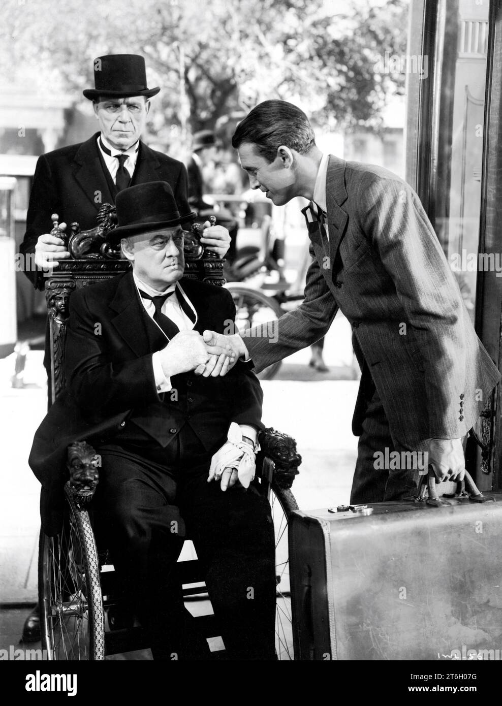 FRANK HAGNEY LIONEL BARRYMORE e JAMES STEWART in IT'S A WONDERFUL LIFE 1946, regista FRANK CAPRA Liberty Films/RKO radio Pictures Foto Stock