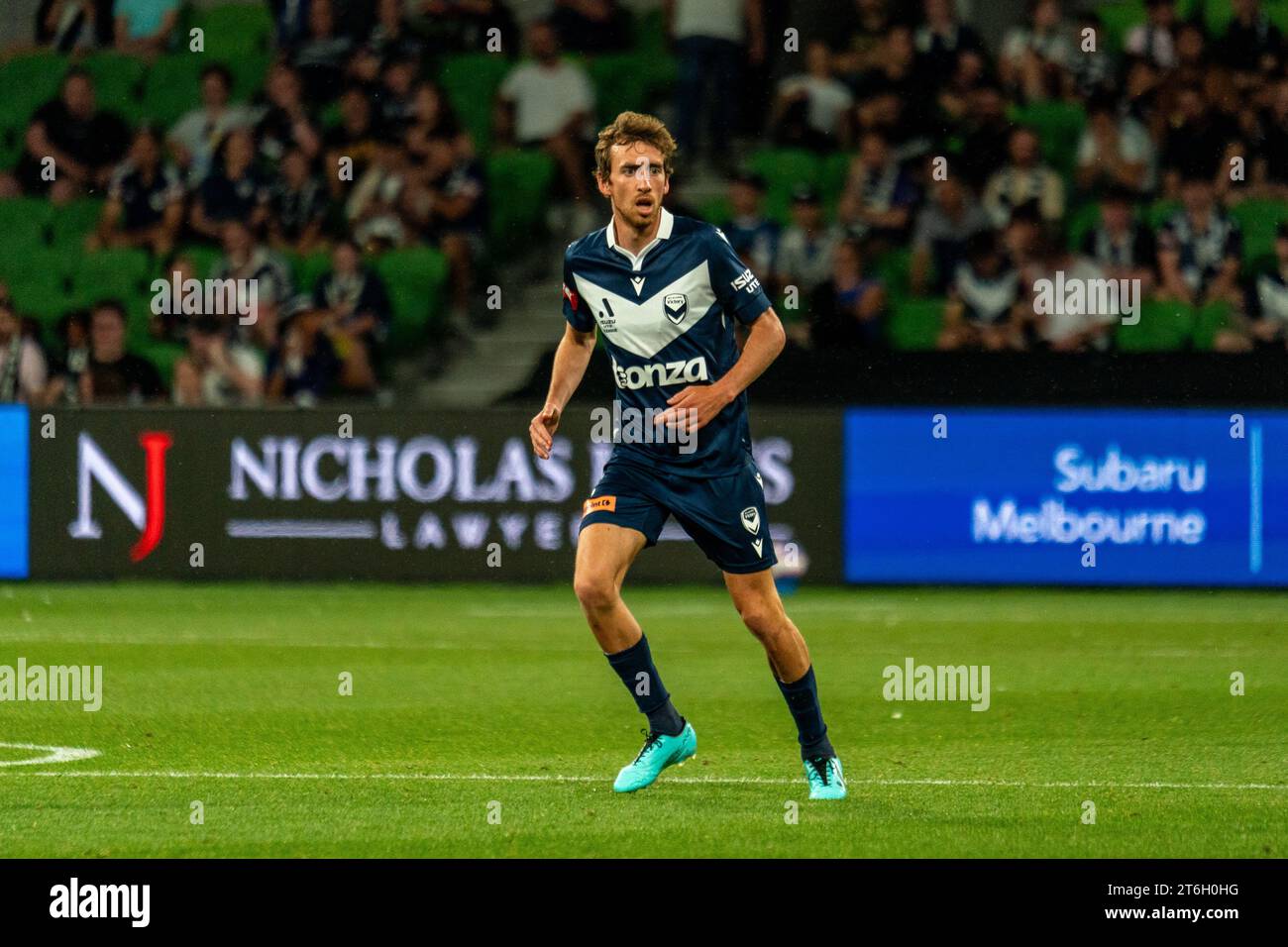 Melbourne, Australia. 10 novembre 2023. Melbourne Victory Rai Marchan scende in campo nel primo di una serie di sostituzioni. Crediti: James Forrester/Alamy Live News Foto Stock