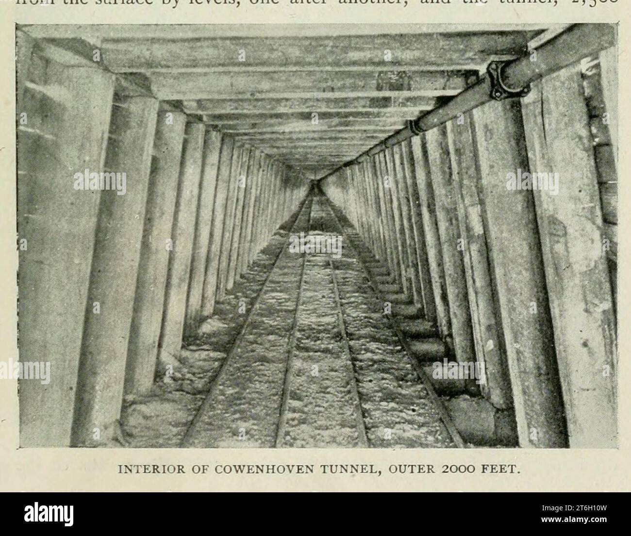 Interno del Cowenhoven Tunnel dall'articolo ALCUNI IMPORTANTI TUNNEL MINERARI IN COLORADO. Di TJiomas Tonge. Dalla rivista Engineering Magazine DEDICATA AL PROGRESSO INDUSTRIALE volume XII ottobre 1896 a marzo 1897, la rivista Engineering Magazine Co Foto Stock