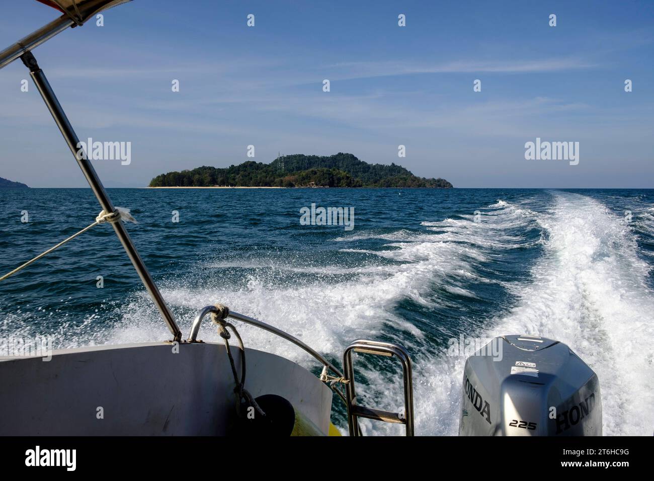 Der Honda Aussenbord-Motor des Speedboat - Koh Bulon le - Thailandia, Januar 2020 *** il motore fuoribordo Honda del motoscafo Koh Bulon le Thailand, gennaio 2020 credito: Imago/Alamy Live News Foto Stock
