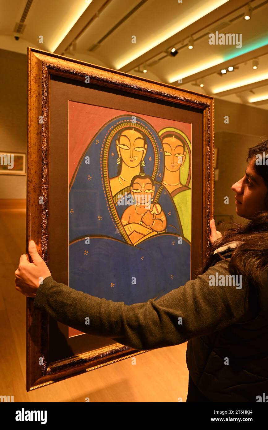 Il punto forte è una magnifica e rarissima mappa mondiale incentrata sulla Mecca islamica, un capolavoro della Persia safavide, che sarà protagonista della vendita di arte islamica e indiana il 14 novembre a Bonhams New Bond Street. La mappa, precedentemente esposta al Museo d'Arte di Harvard, e risalente all'ultimo quarto del XVII secolo, è la più bella e completa mappa del mondo incentrata sulla Mecca di soli tre esempi sopravvissuti (gli altri due sono stati scoperti nel 1989 e nel 1995) ed è il più importante strumento scientifico islamico mai offerto all'asta, con una stima di £ 1.500.000-2.000.000... Foto Stock