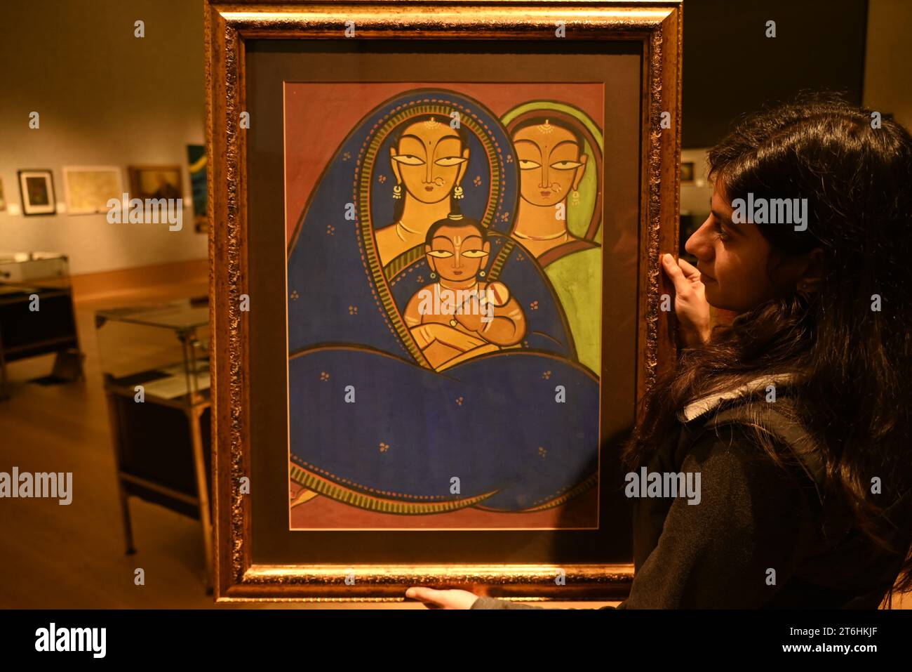 Il punto forte è una magnifica e rarissima mappa mondiale incentrata sulla Mecca islamica, un capolavoro della Persia safavide, che sarà protagonista della vendita di arte islamica e indiana il 14 novembre a Bonhams New Bond Street. La mappa, precedentemente esposta al Museo d'Arte di Harvard, e risalente all'ultimo quarto del XVII secolo, è la più bella e completa mappa del mondo incentrata sulla Mecca di soli tre esempi sopravvissuti (gli altri due sono stati scoperti nel 1989 e nel 1995) ed è il più importante strumento scientifico islamico mai offerto all'asta, con una stima di £ 1.500.000-2.000.000... Foto Stock