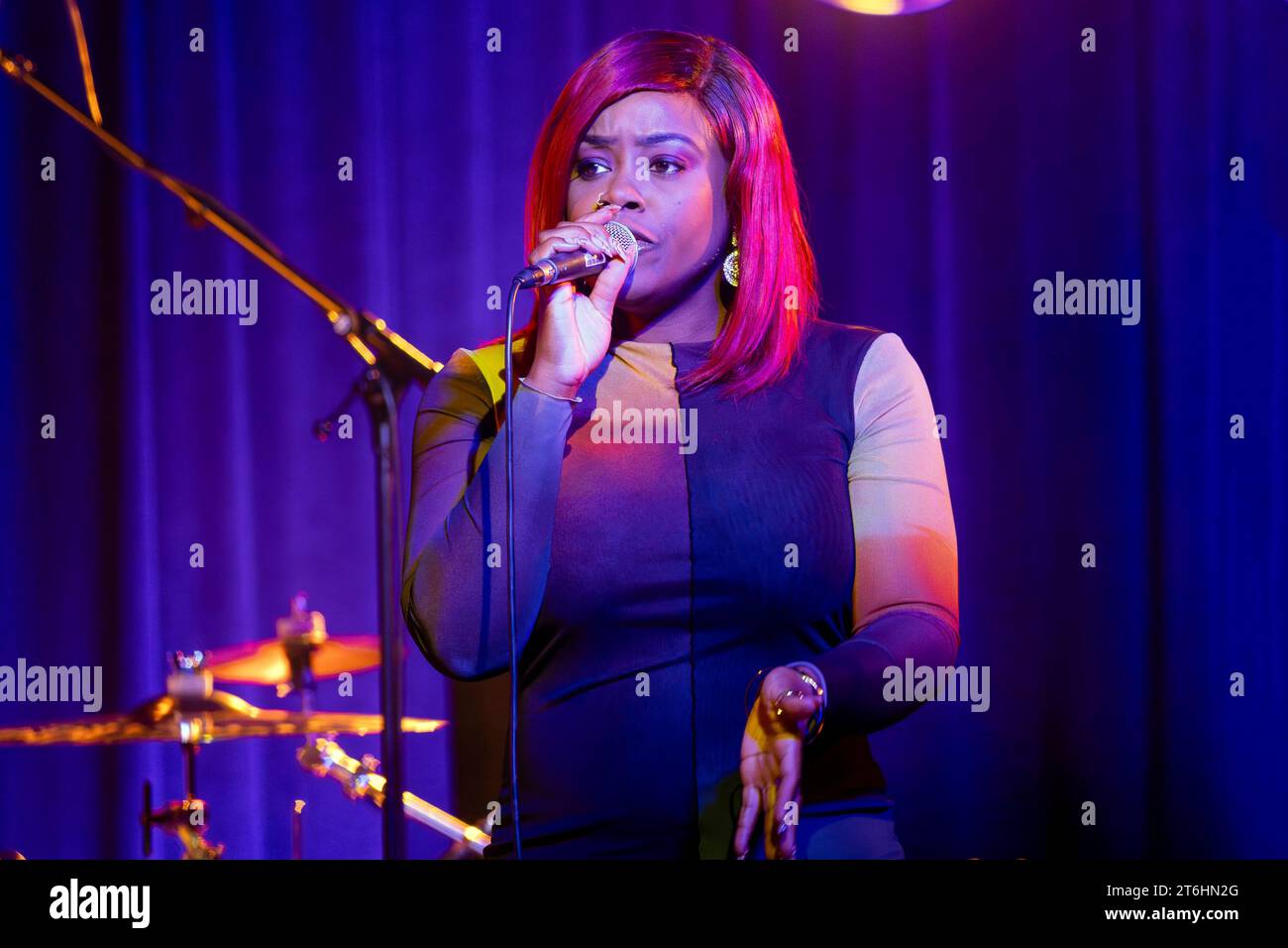 Sängerin Cherice Voncelle - Die britische Band Incognito live in der Funk & Soul Night im Ostradome im Rahmen der Jazztage Dresden. *** Cantante Cherice Voncelle la band inglese Incognito live al Funk Soul Night in the Ostradome come parte del Jazztage Dresden Credit: Imago/Alamy Live News Foto Stock