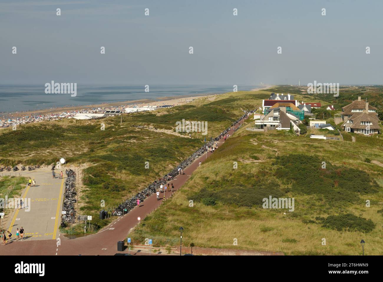 Vista dal faro sulla spiaggia e sul paesaggio dune di Noordwijk aan Zee, Olanda meridionale, Zuid-Holland, Mare del Nord, Benelux, paesi del Benelux, Paesi Bassi, Nederland Foto Stock