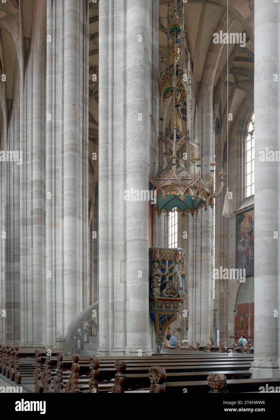 Foto interna della chiesa parrocchiale della città di St. George a Dinkelsbühl, Baviera, Germania Foto Stock