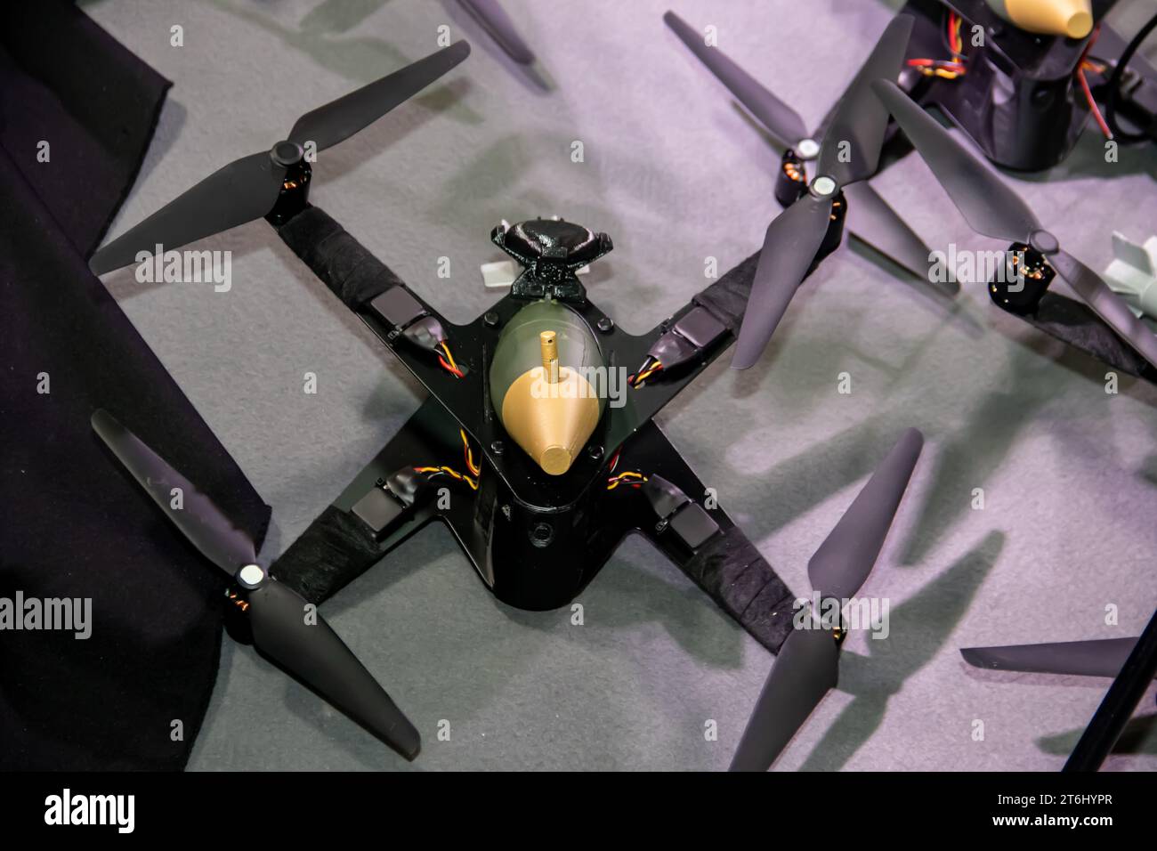 Droni di guerra utilizzati in diversi conflitti in tutto il mondo, per il contrspionaggio, il tiro o il bombardamento di obiettivi specifici, lo sviluppo di tecnologie belliche Foto Stock
