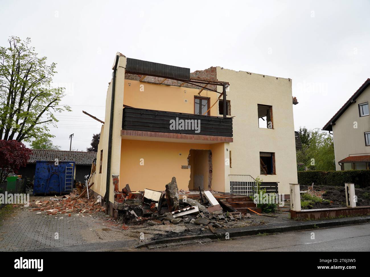 Germania, Baviera, alta Baviera, Neuötting, demolizione di un'unica casa familiare Foto Stock