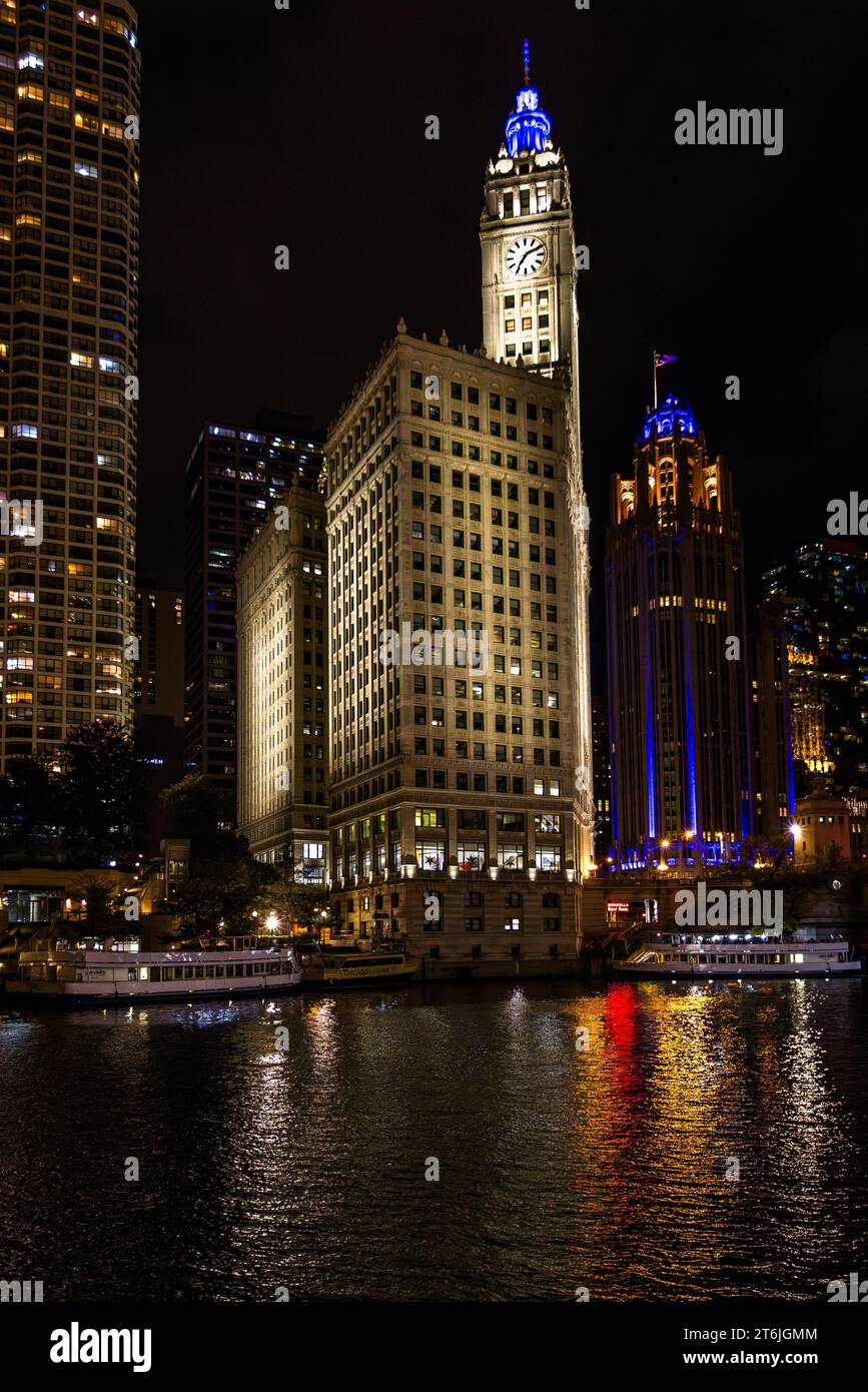 Wrigley Building di notte. Chicago, Stati Uniti Foto Stock