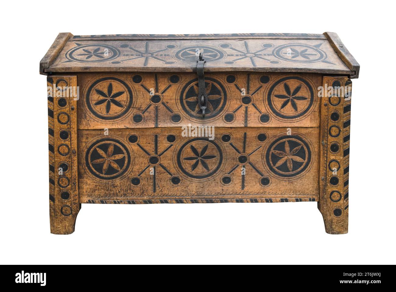 Cassa in legno con motivi, etnos del popolo ucraino, lavorazione del legno, antichità, mobili antichi e oggetti per la casa Foto Stock