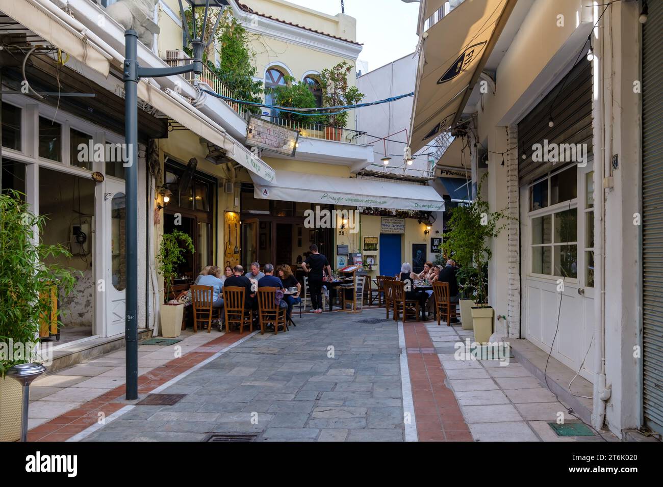 Salonicco, Grecia - 22 settembre 2023: Veduta della pittoresca area di Bezesteni con ristoranti e taverne a Salonicco, Grecia Foto Stock