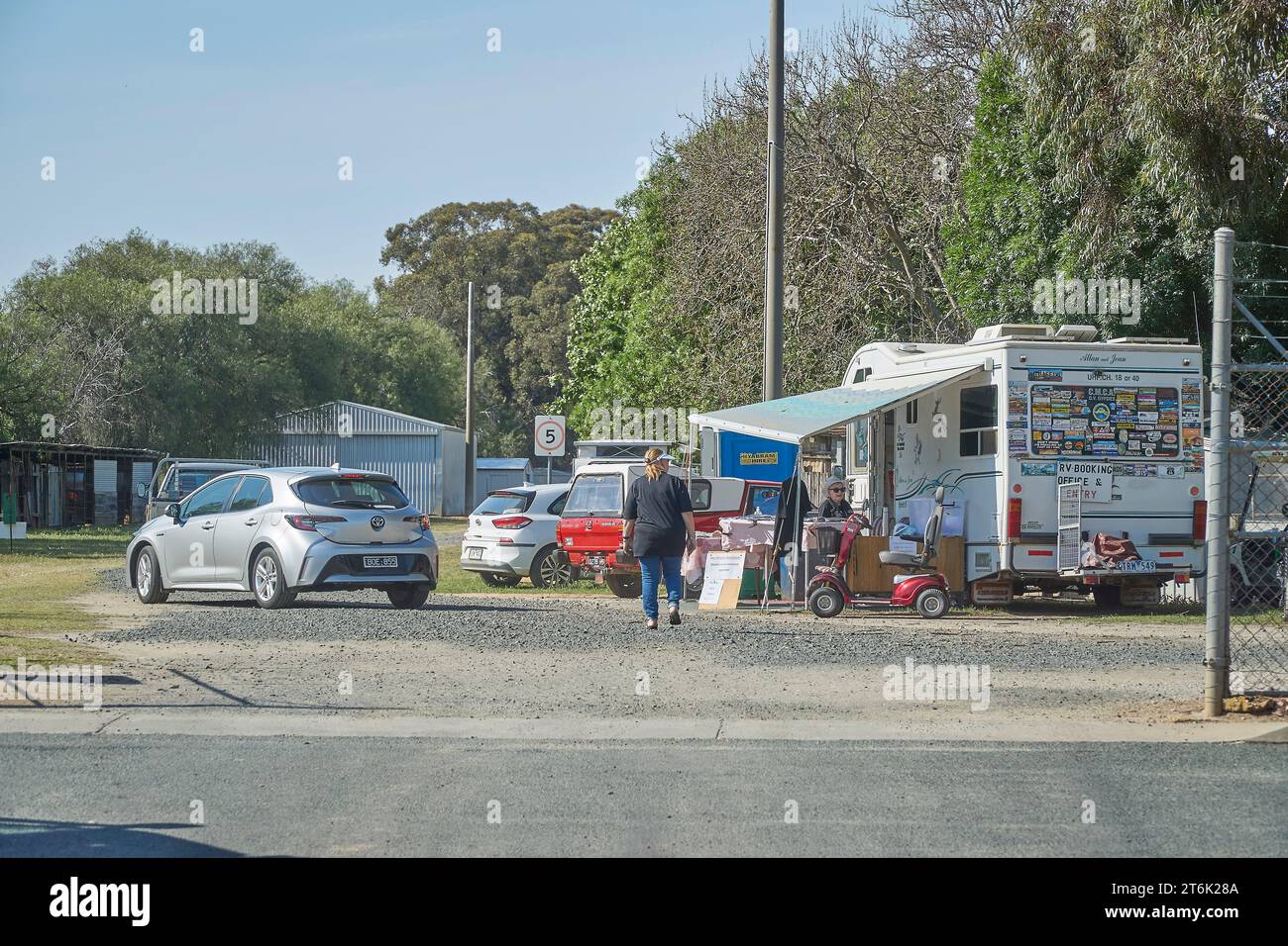 Kyabram, Victoria, Australia, 11 novembre 2023. L'ingresso e il punto di check-in per il Kyabram RV Country Music Festival, un festival di 2 giorni. Credit PjHickox/Alamy Live News Foto Stock