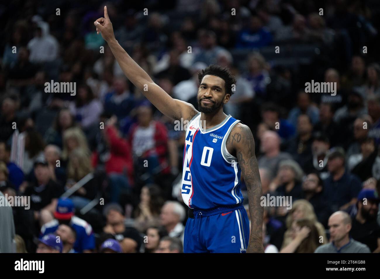 10 novembre 2023, Sacramento, CA, USA: La guardia dei Sacramento Kings Malik Monk (0) reagisce dopo aver segnato un canestro durante una partita contro gli Oklahoma City Thunder al Golden 1 Center venerdì 10 novembre 2023 a Sacramento. (Immagine di credito: © Paul Kitagaki Jr./ZUMA Press Wire) SOLO USO EDITORIALE! Non per USO commerciale! Foto Stock