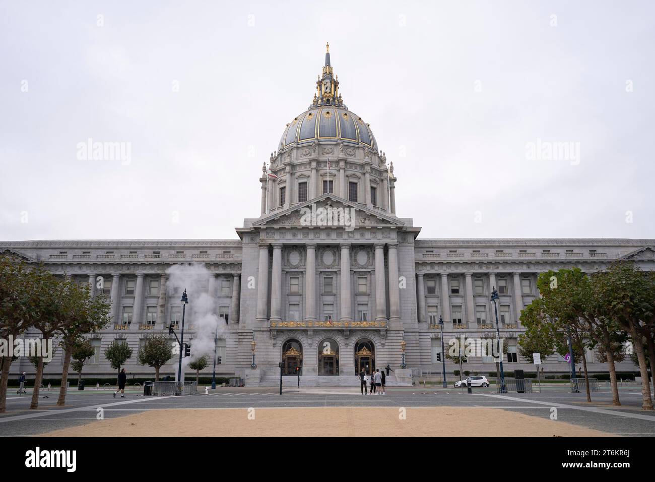 (231111) -- SAN FRANCISCO, 11 novembre 2023 (Xinhua) -- questa foto scattata il 5 novembre 2023 mostra il Municipio di San Francisco, California, Stati Uniti. La 30a riunione dei leader economici dell'APEC si terrà a San Francisco. (Foto di li Jianguo/Xinhua) Foto Stock