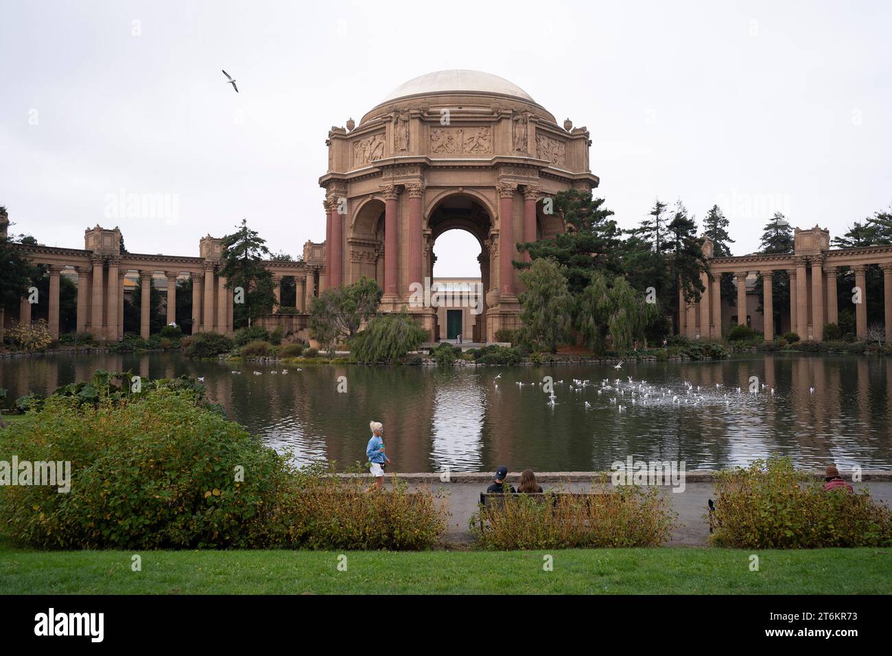 (231111) -- SAN FRANCISCO, 11 novembre 2023 (Xinhua) -- questa foto scattata il 5 novembre 2023 mostra il Palazzo delle Belle Arti di San Francisco, California, Stati Uniti. La 30a riunione dei leader economici dell'APEC si terrà a San Francisco. (Foto di li Jianguo/Xinhua) Foto Stock